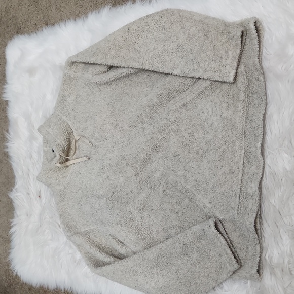 GAP Sweaters - GAP fleece oatmeal pullover- medium